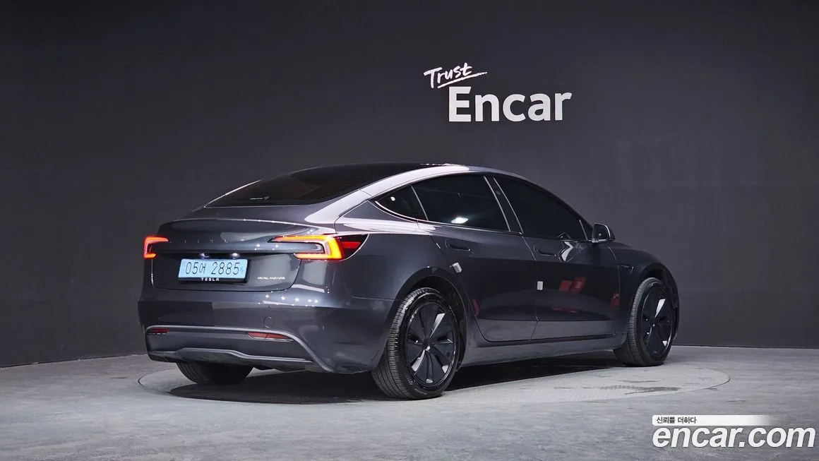 Tesla Model 3 — фото 3