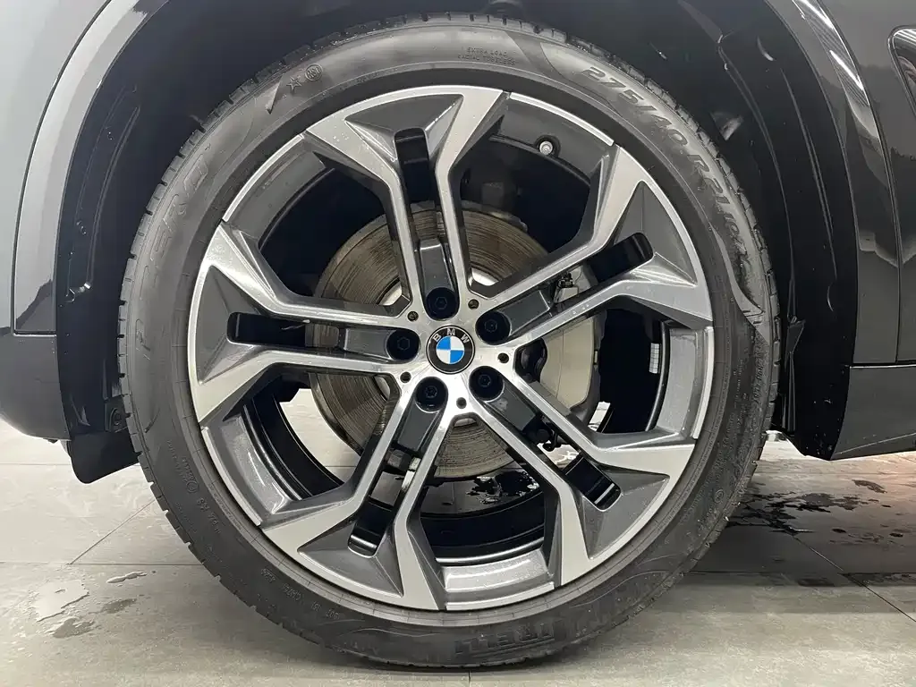 BMW X5 — фото 8