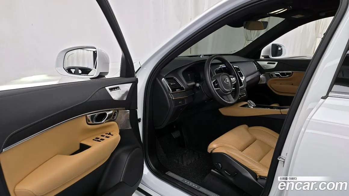 Volvo XC90 2025 из KR, фото 2