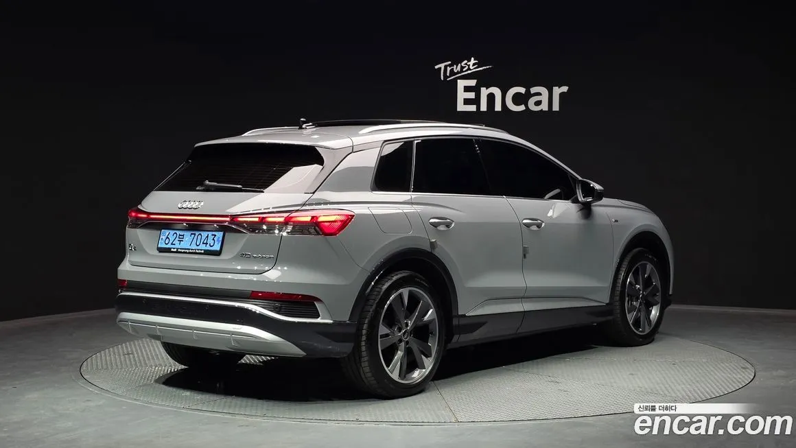 Audi Q4 e-tron — фото 6