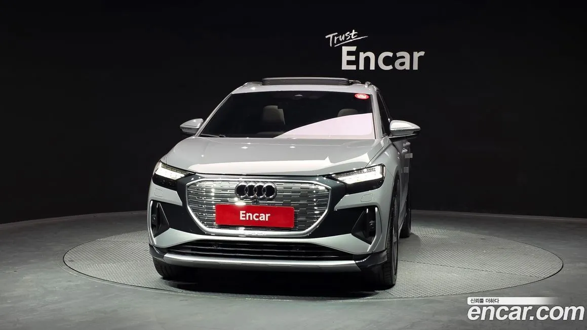 Audi Q4 e-tron — фото 2