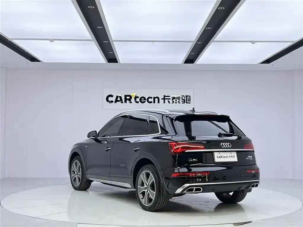 Audi Q5L — фото 2