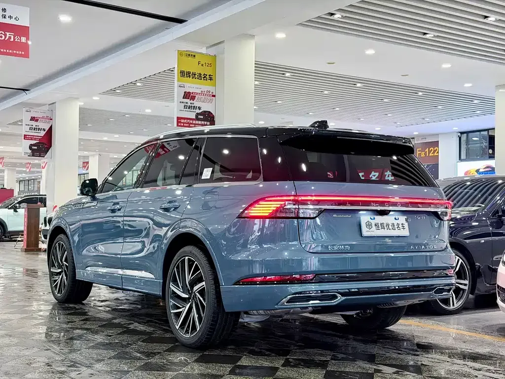 Lincoln Aviator — фото 9