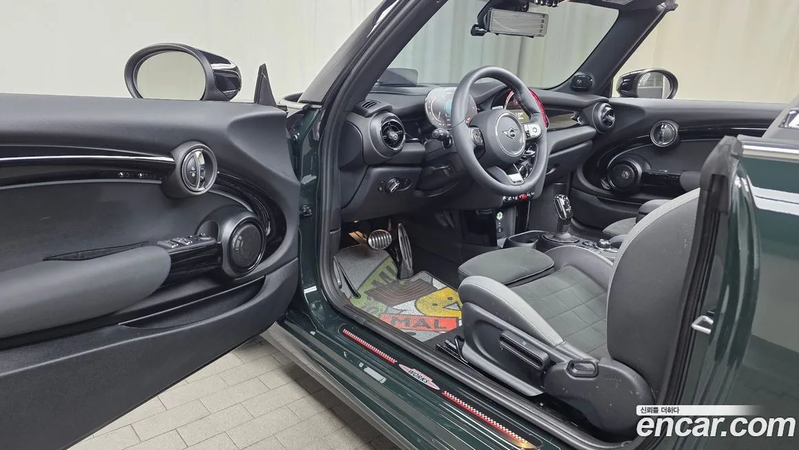 Mini Cooper Convertible 2024 из KR, фото 6