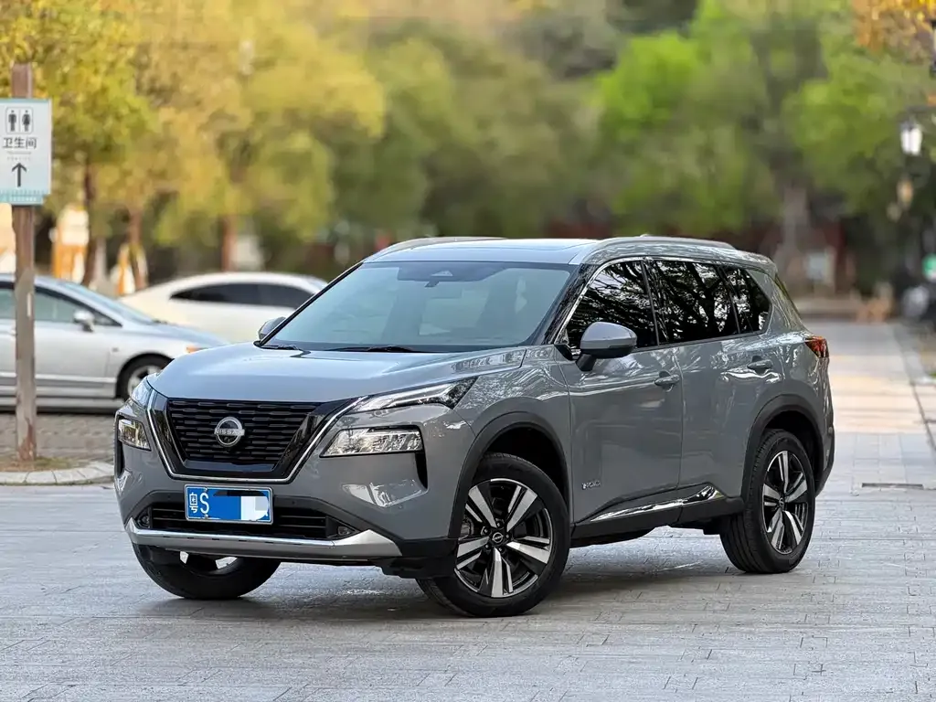 Nissan X-Trail — фото 1
