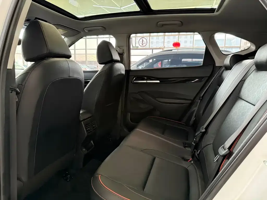 Kia Seltos 2023 из CN, фото 2