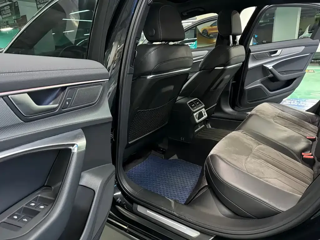 Audi A6L 2022 из CN, фото 8