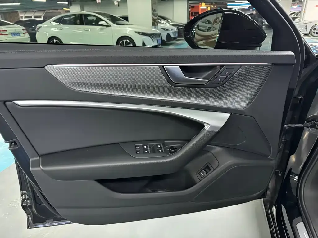 Audi A6L 2022 из CN, фото 5