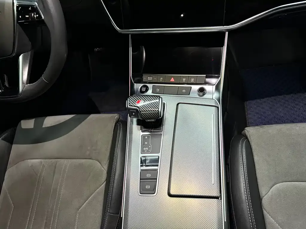 Audi A6L 2022 из CN, фото 6