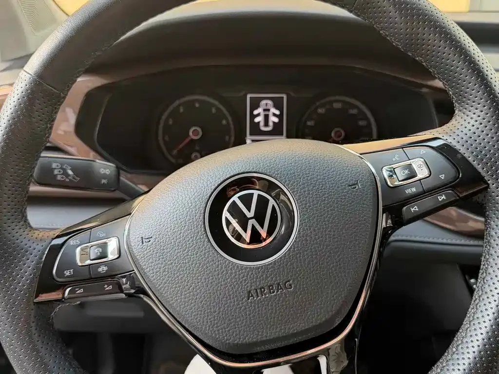 Volkswagen Tharu — фото 8