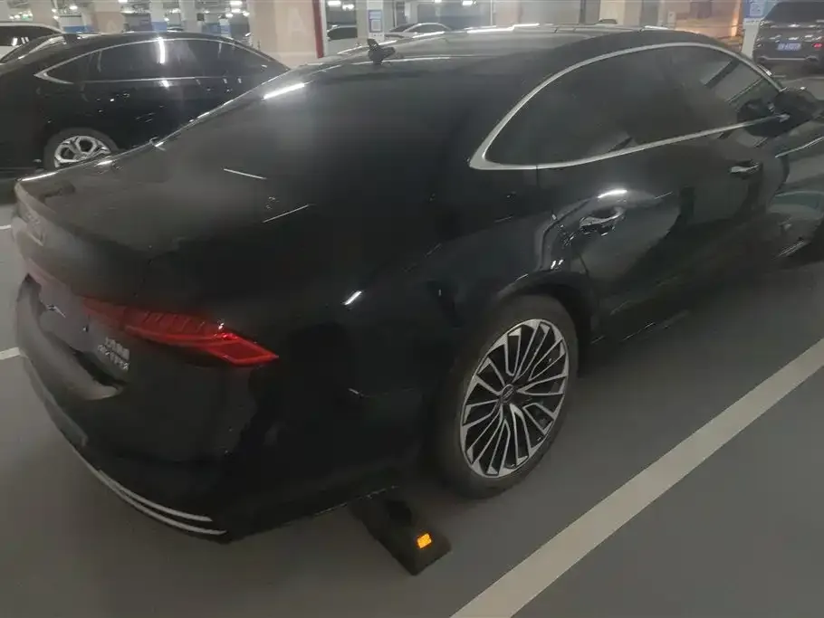 Audi A7L — фото 6