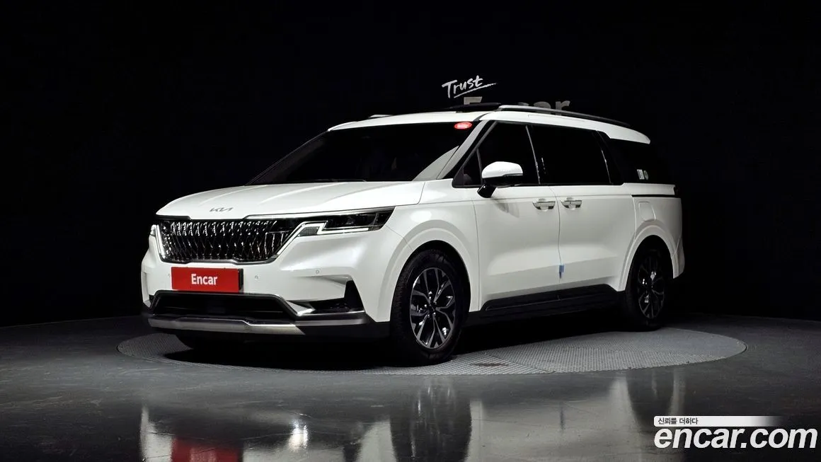 Kia Carnival — фото 1