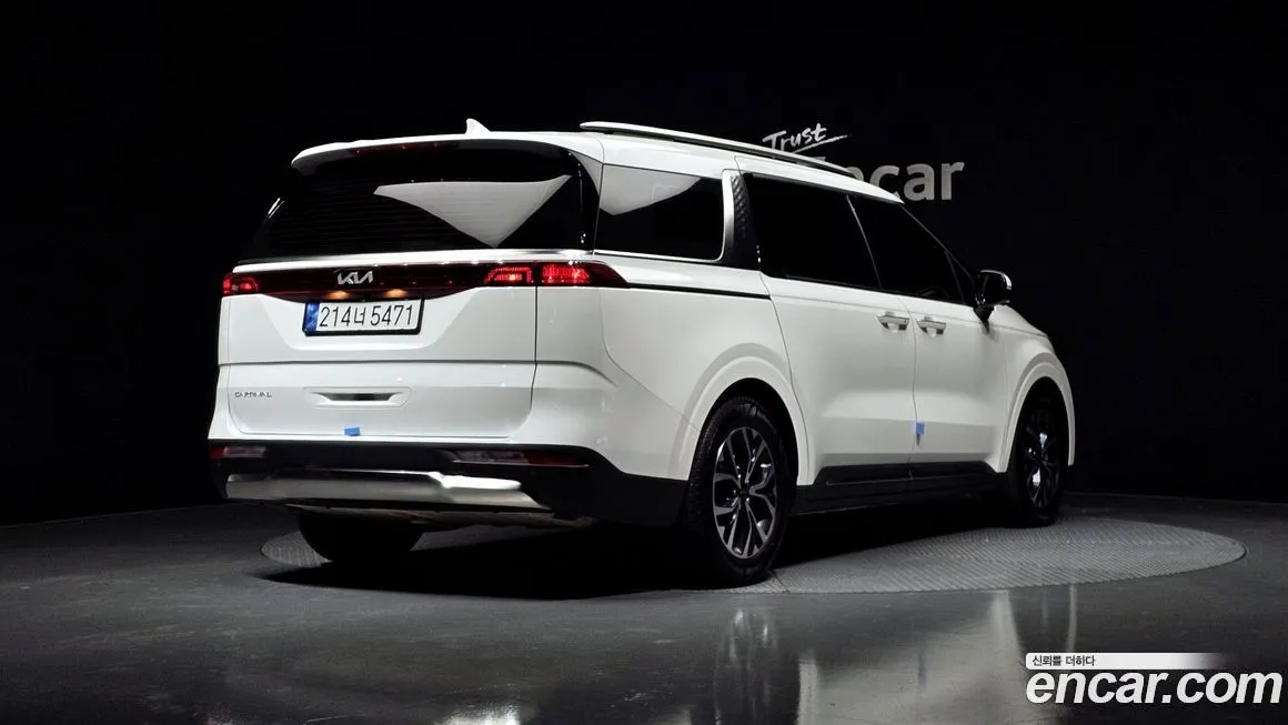 Kia Carnival — фото 3