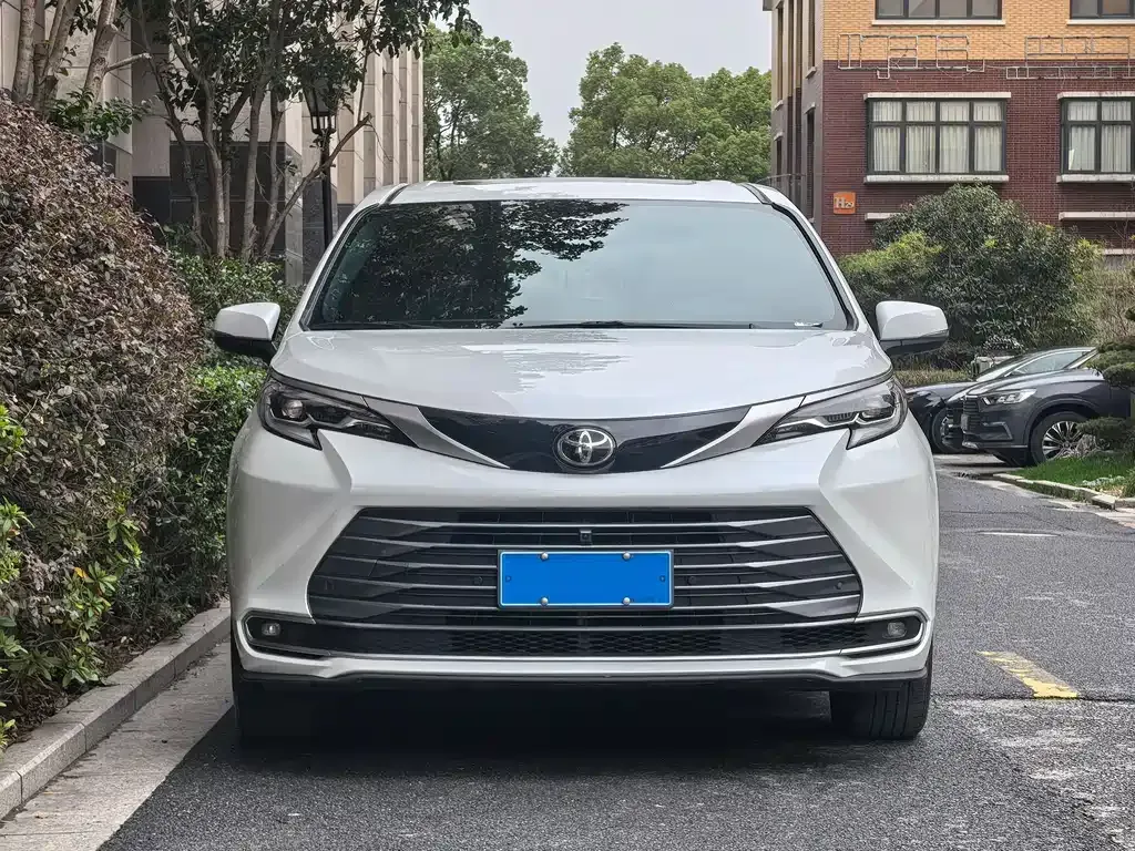 Toyota Sienna 2024 из CN, фото 8