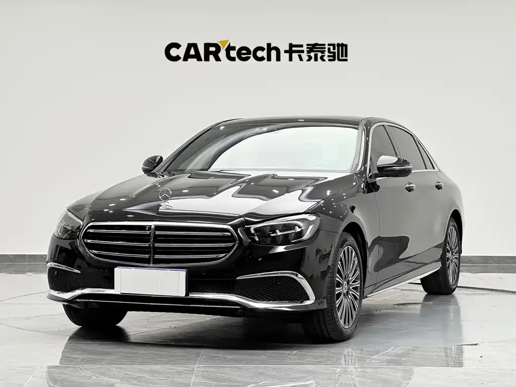 Mercedes-Benz E-Class — фото 1