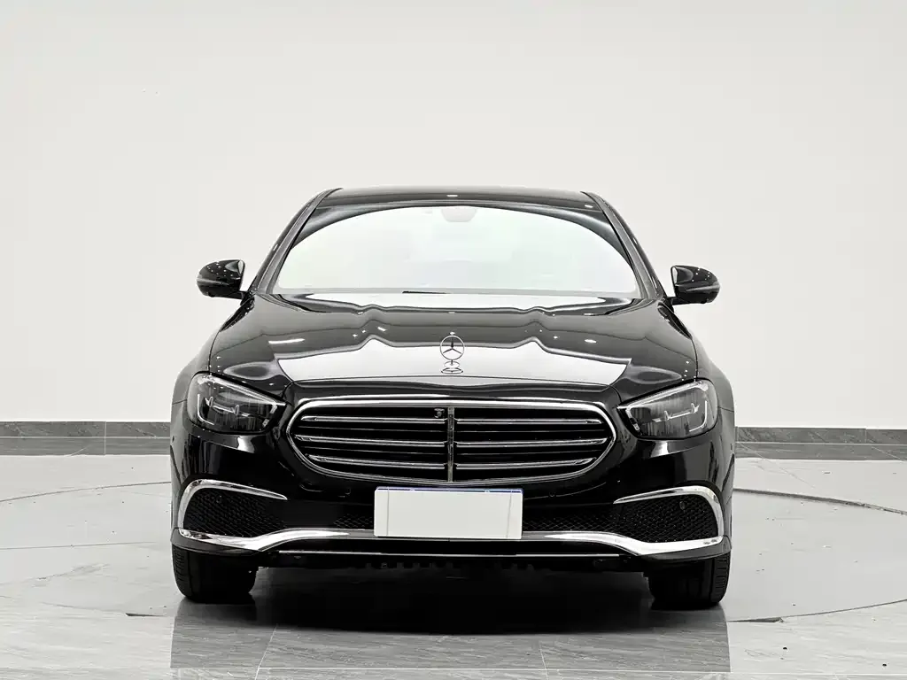 Mercedes-Benz E-Class — фото 8