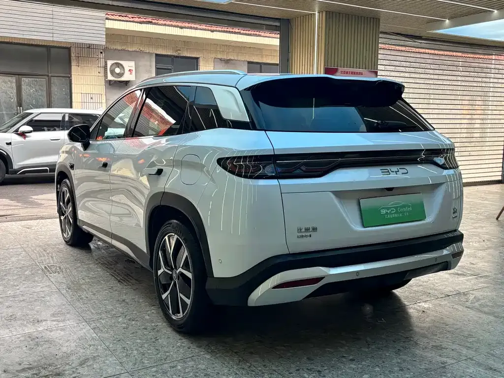 BYD L DM-i — фото 10