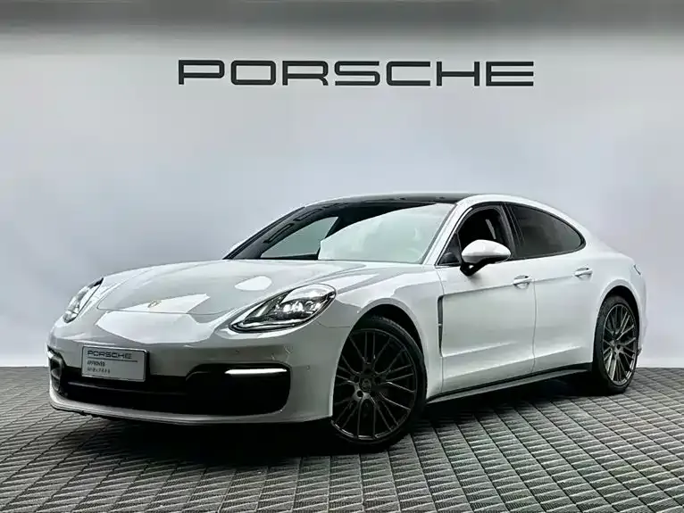 Porsche Panamera — фото 1