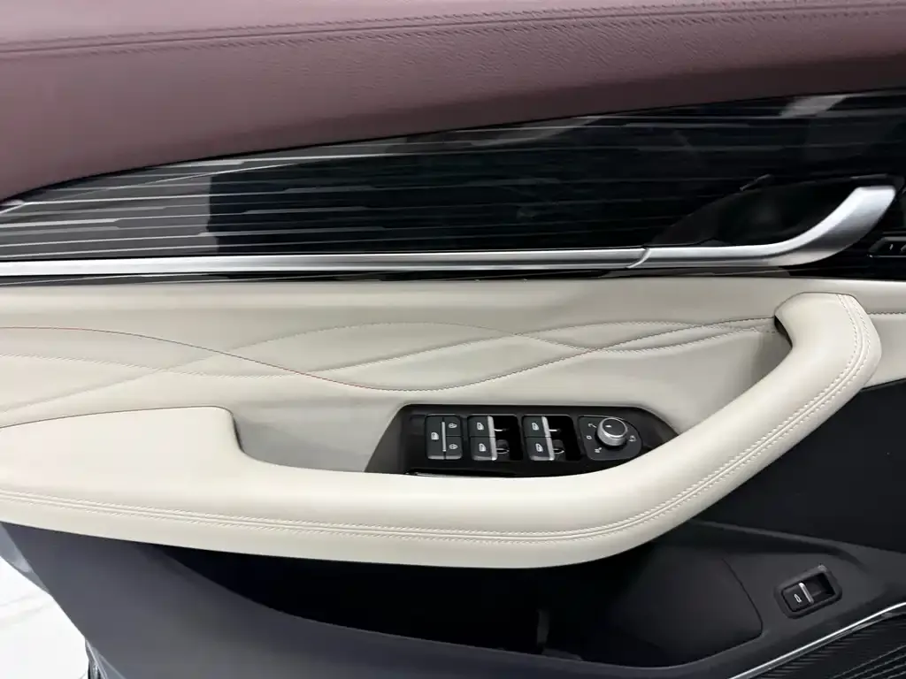 Geely Xingyue L 2023 из CN, фото 2