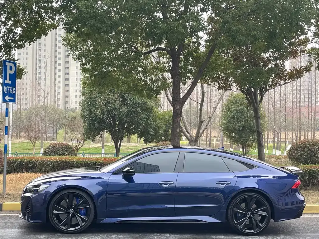Audi RS 7 2024 из CN, фото 8