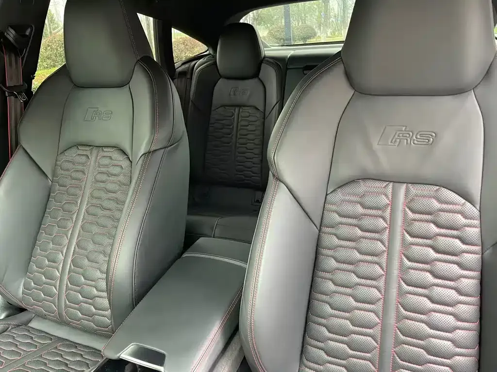 Audi RS 7 2024 из CN, фото 4