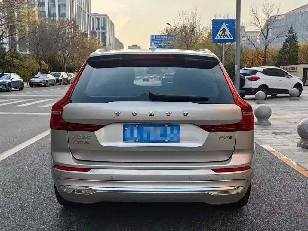 Volvo XC60 2023 из CN, фото 5