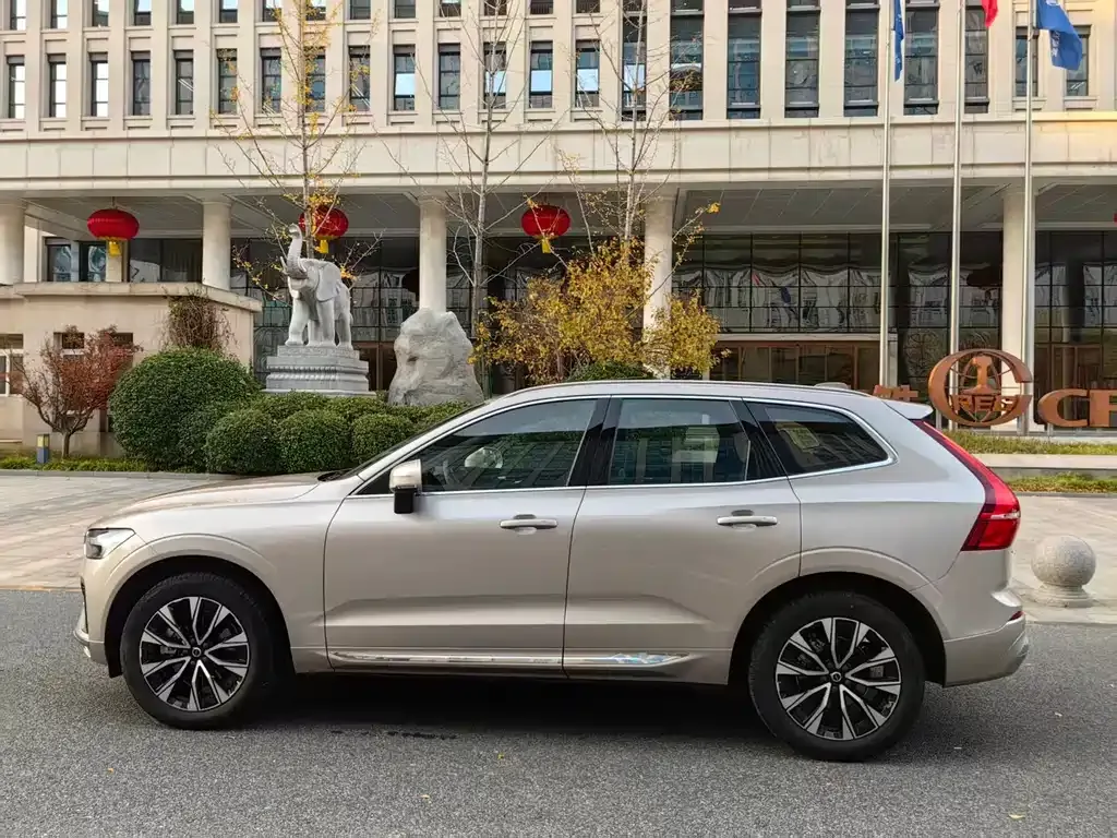 Volvo XC60 2023 из CN, фото 9
