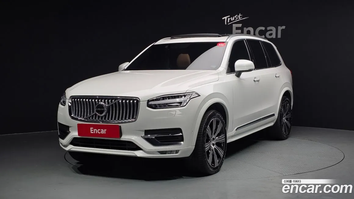 Volvo XC90 — фото 1