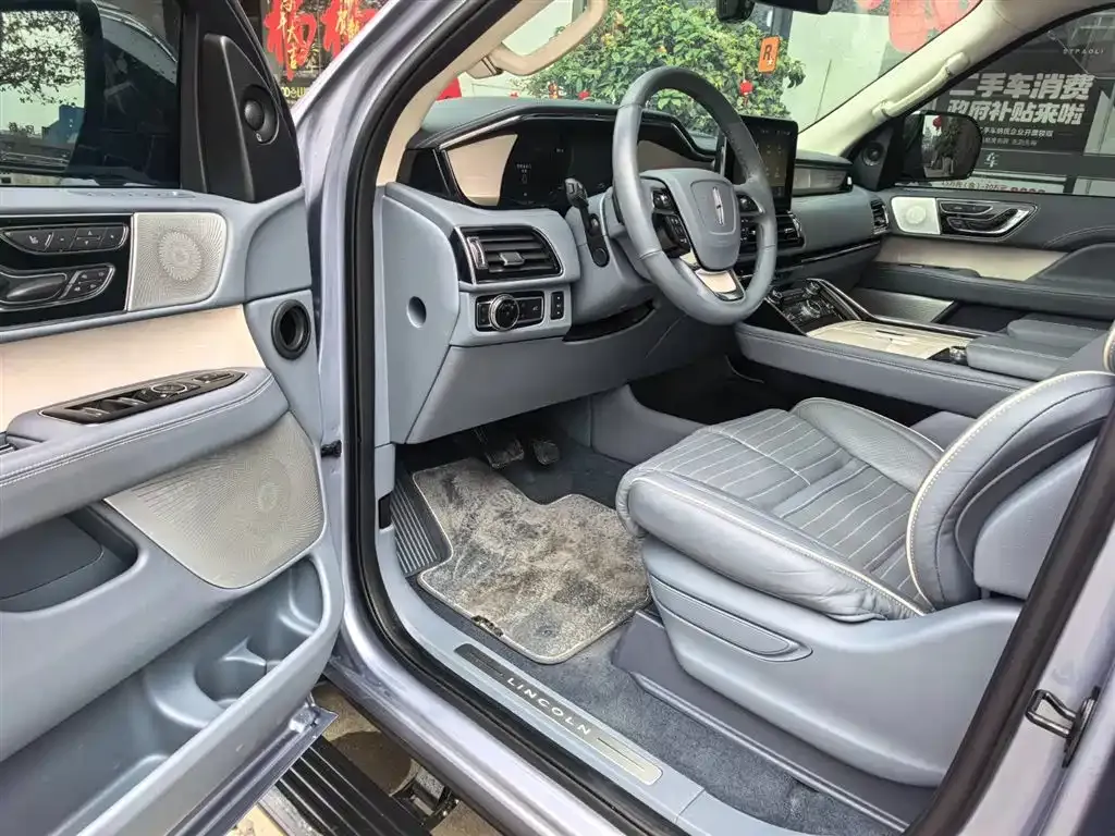 Lincoln Navigator — фото 2