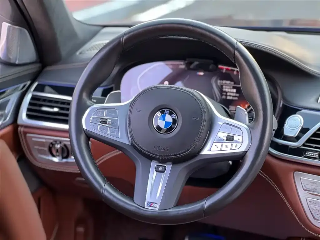 BMW 7 Series 2023 из CN, фото 2