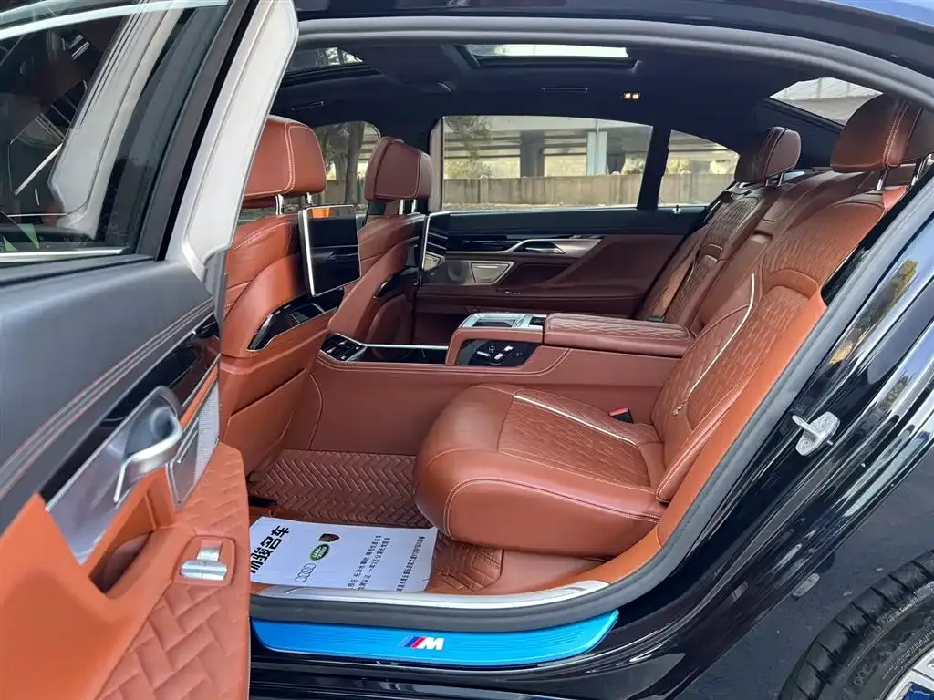 BMW 7 Series 2023 из CN, фото 4