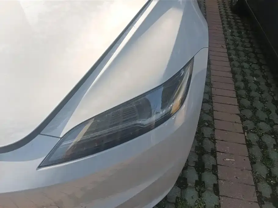 Tesla Model 3 — фото 3