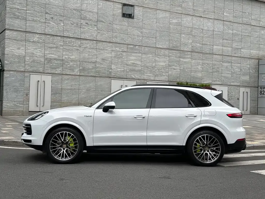 Porsche Cayenne Hybrid — фото 5