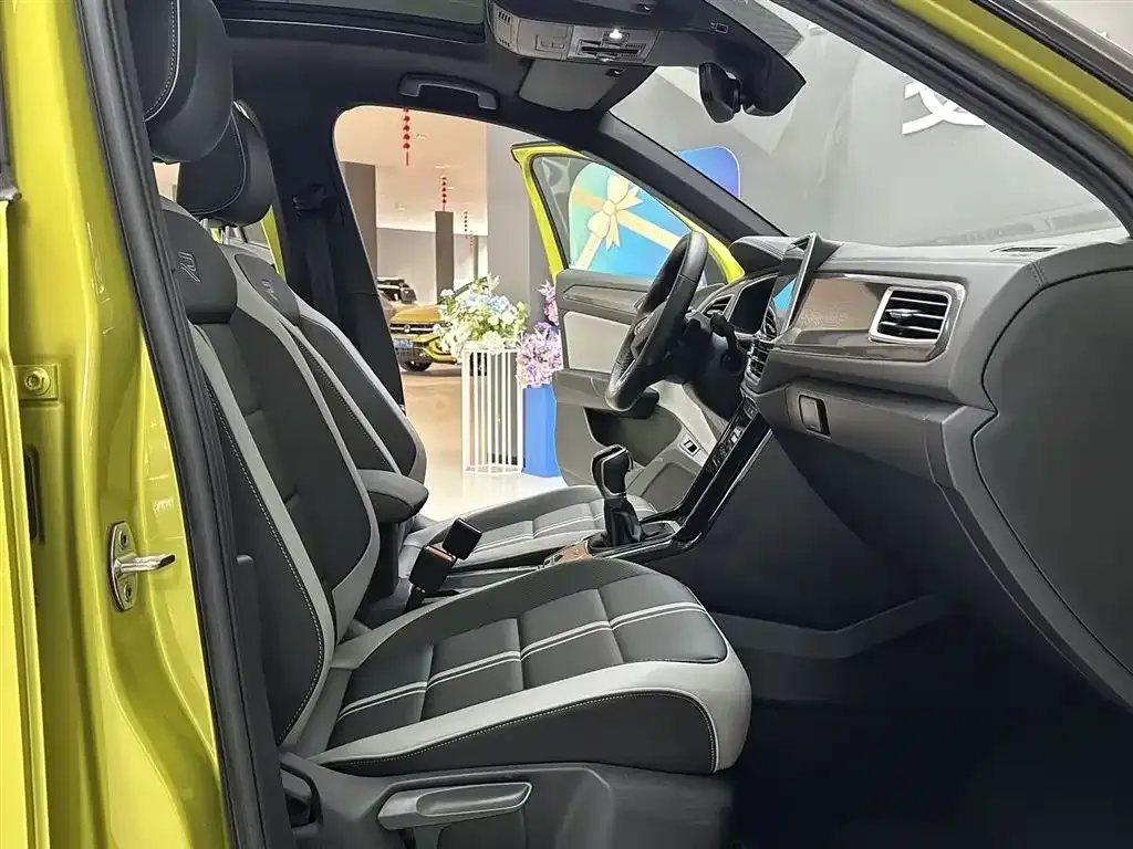 Volkswagen T-Roc 2023 из CN, фото 6