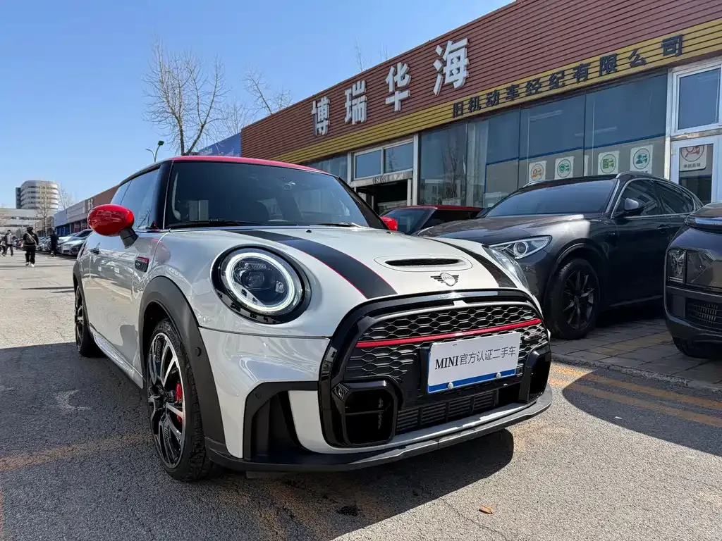 MINI JCW (John Cooper Works) — фото 1