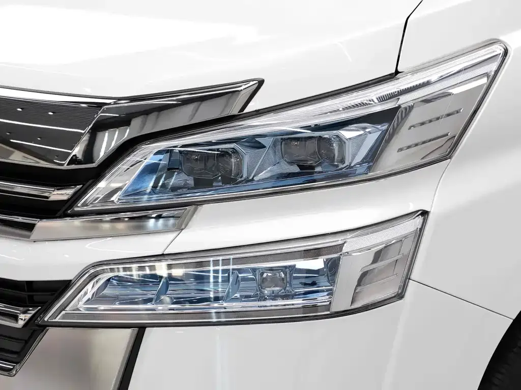 Toyota Vellfire — фото 3