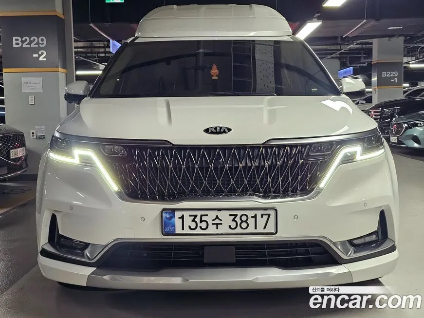 Kia Carnival — фото 1
