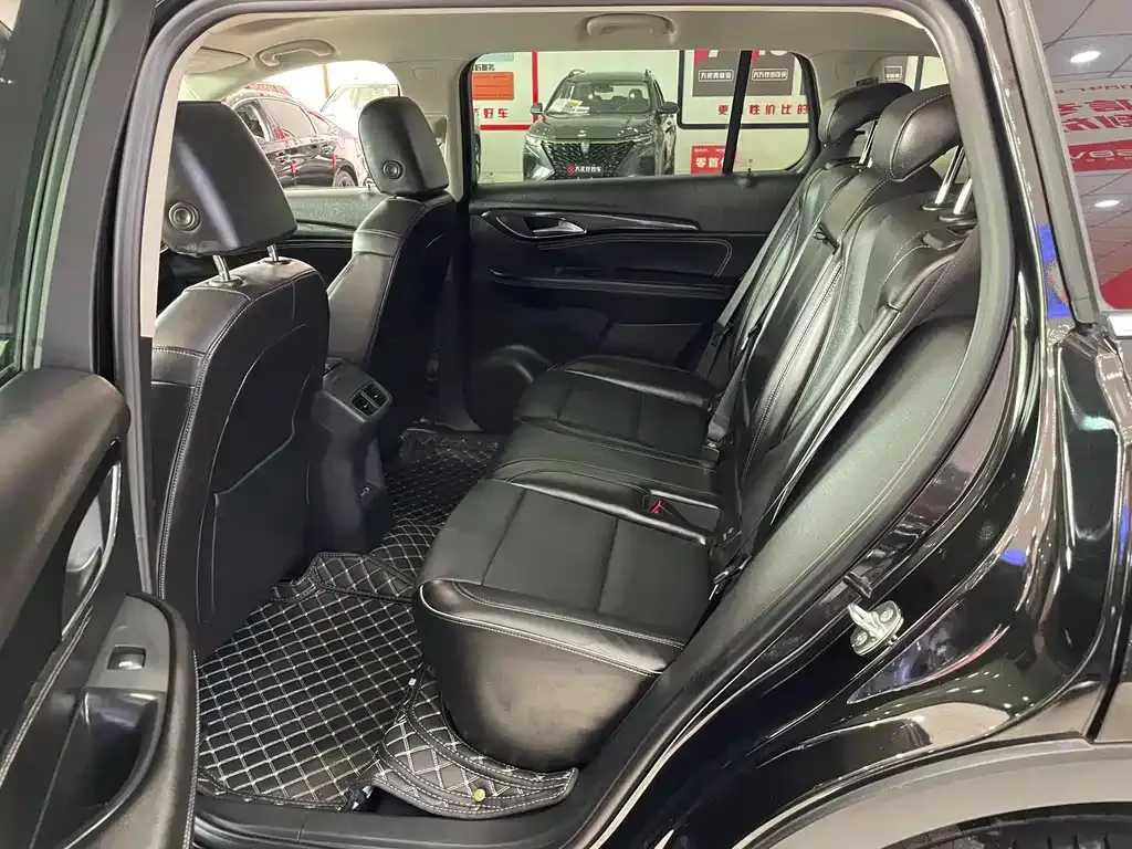 Buick Envision Plus — фото 10
