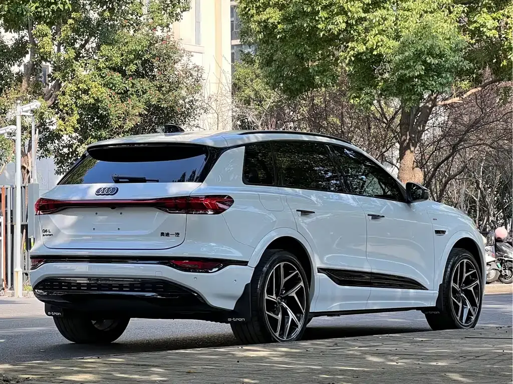 Audi Q6L e-tron — фото 8