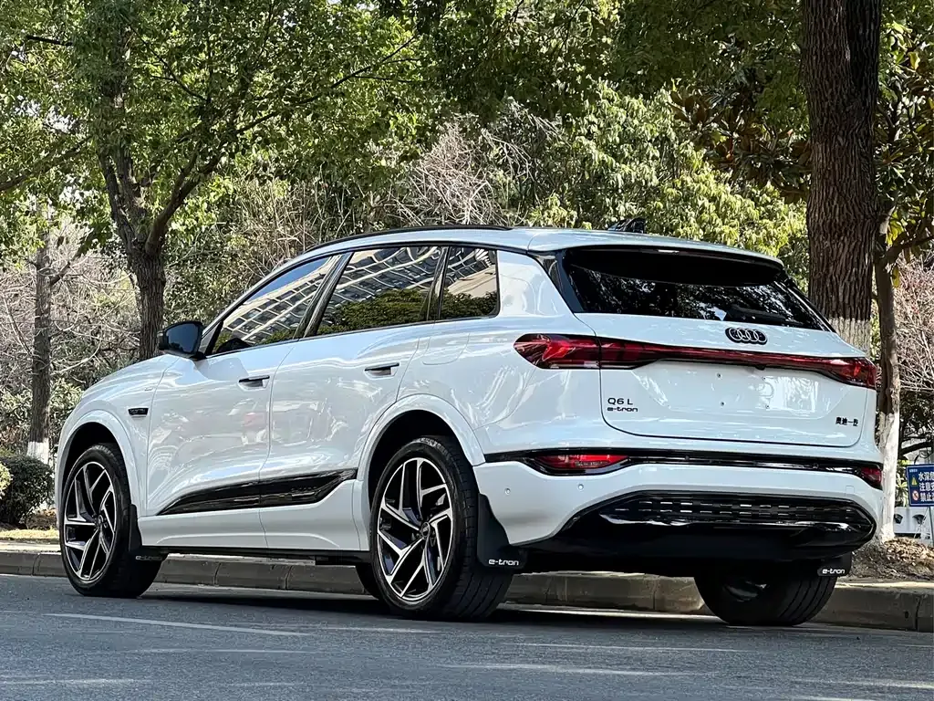 Audi Q6L e-tron — фото 10