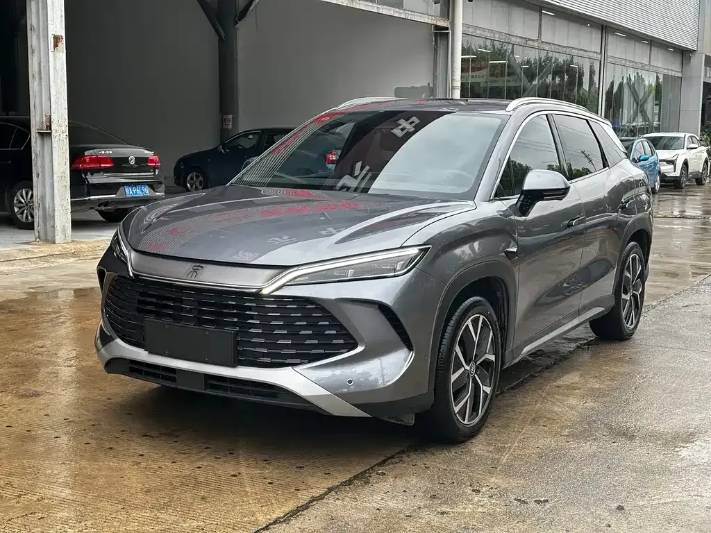 BYD L DM-i — фото 1