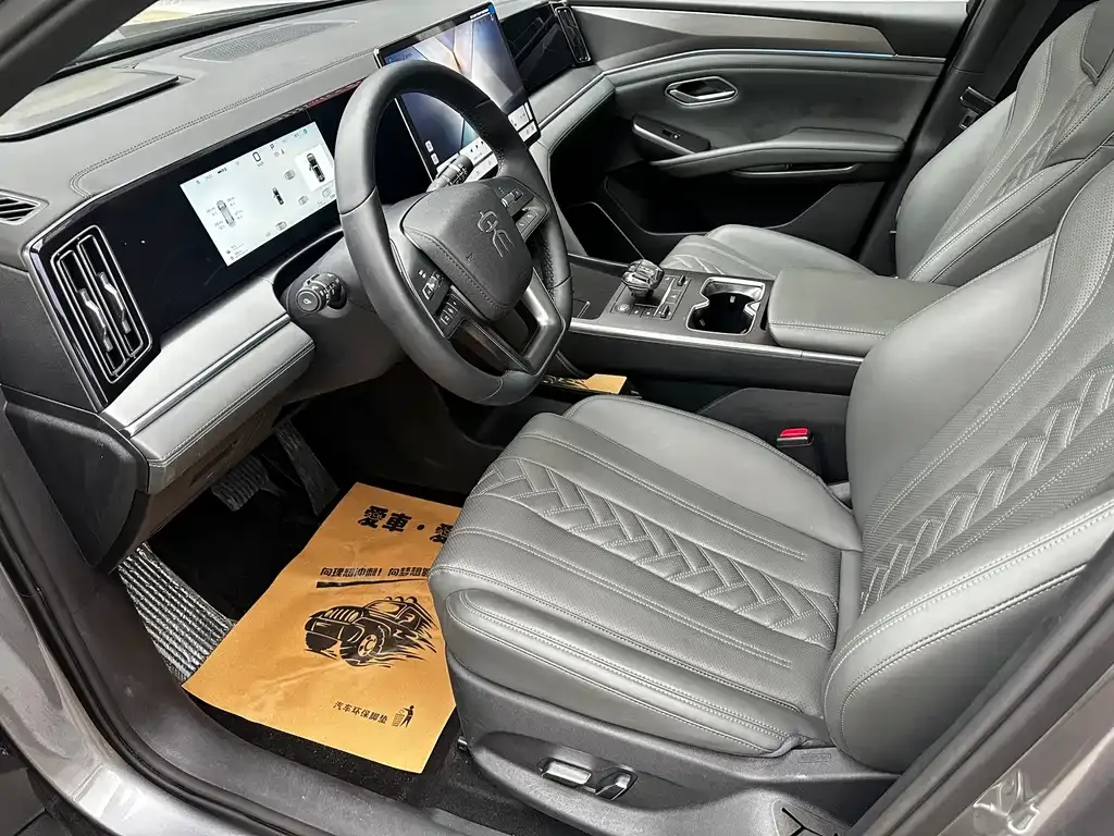 BYD L DM-i — фото 3