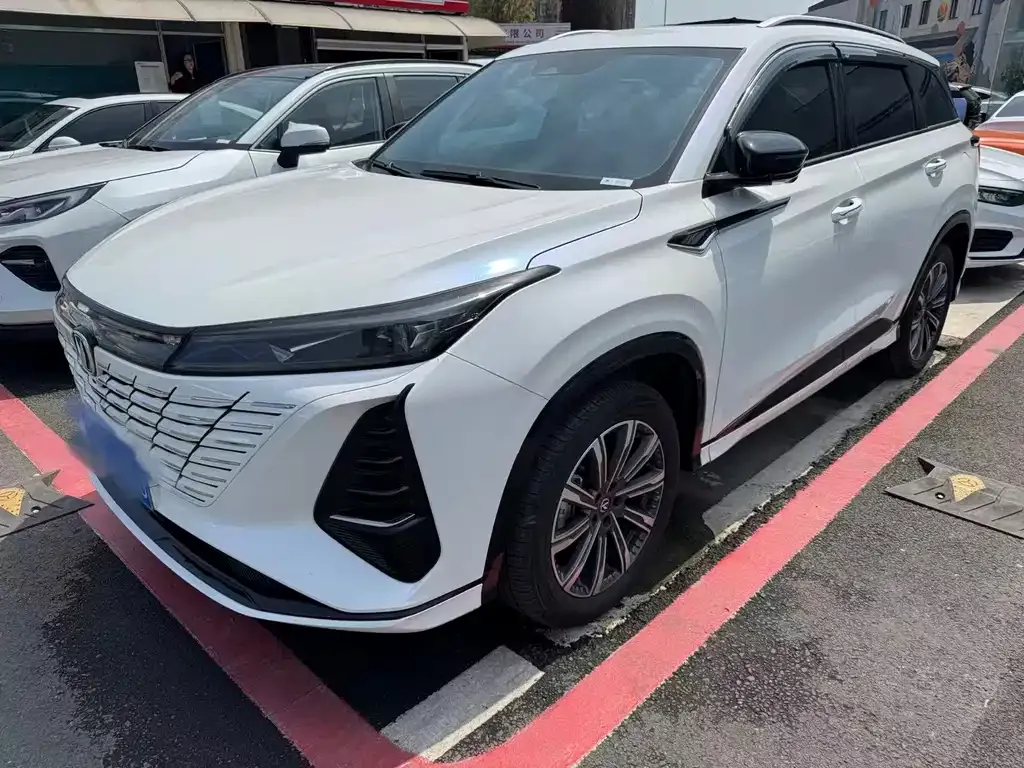 Changan CS75PLUS — фото 1