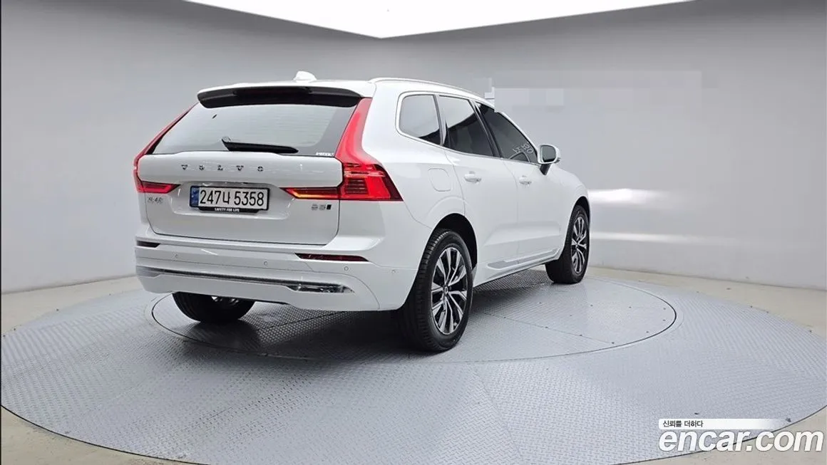 Volvo XC60 — фото 4