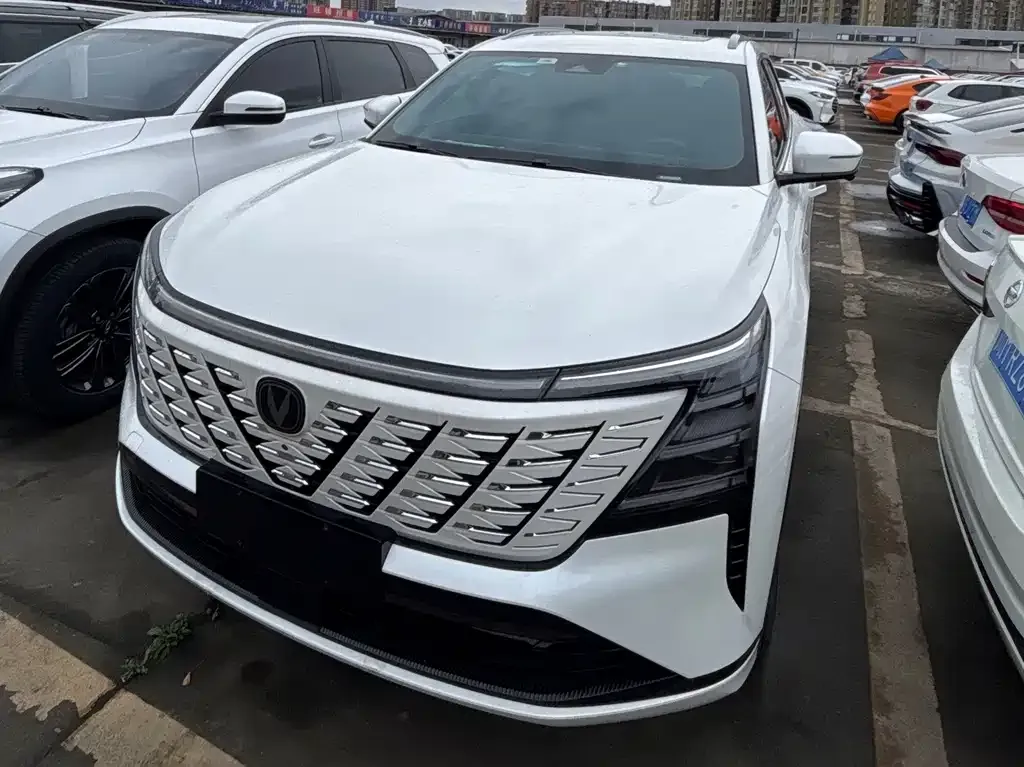 Changan CS75PLUS — фото 1