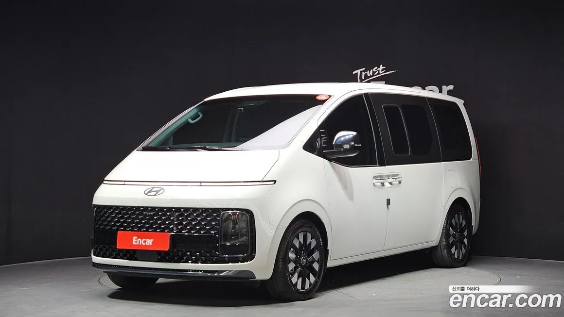 Hyundai Staria