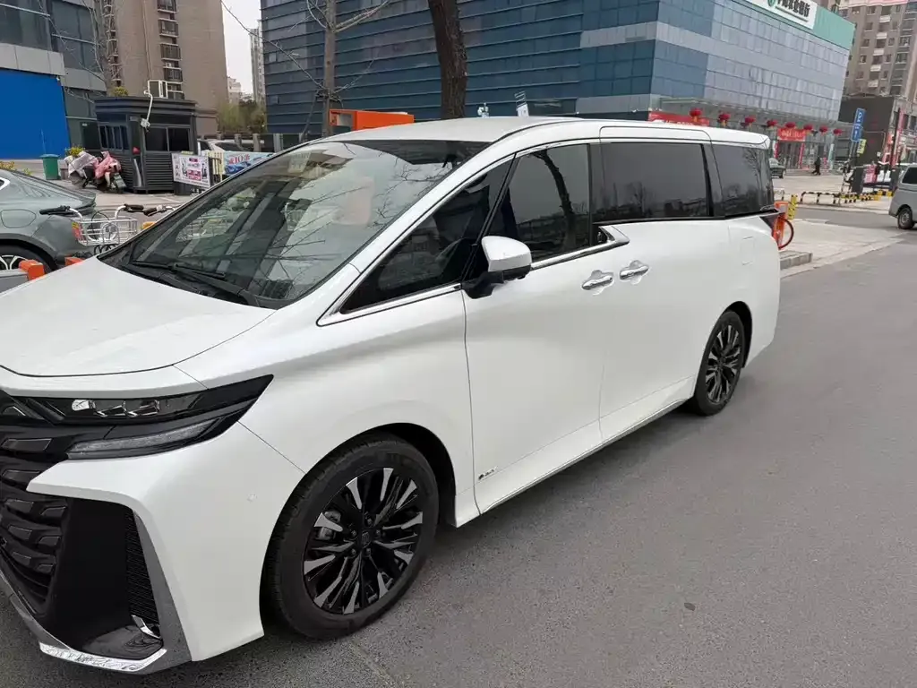 Toyota Vellfire — фото 4