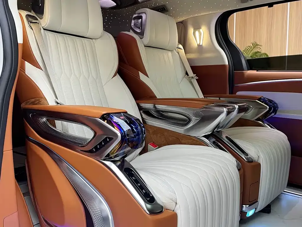 Toyota Sienna 2023 из CN, фото 7