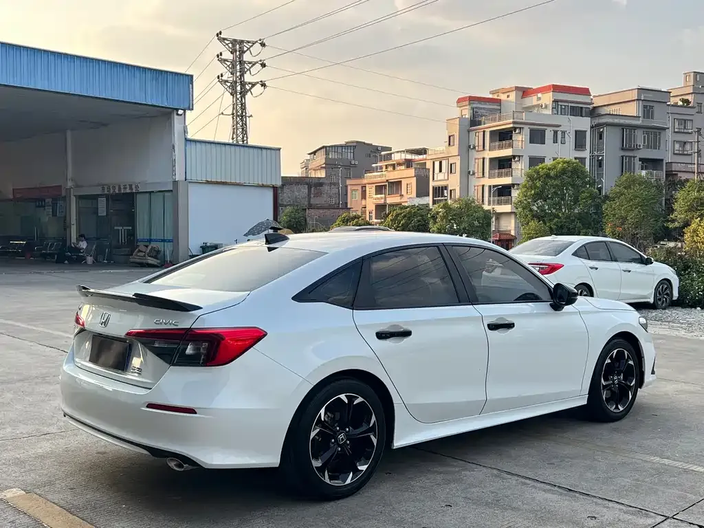 Honda Civic — фото 4