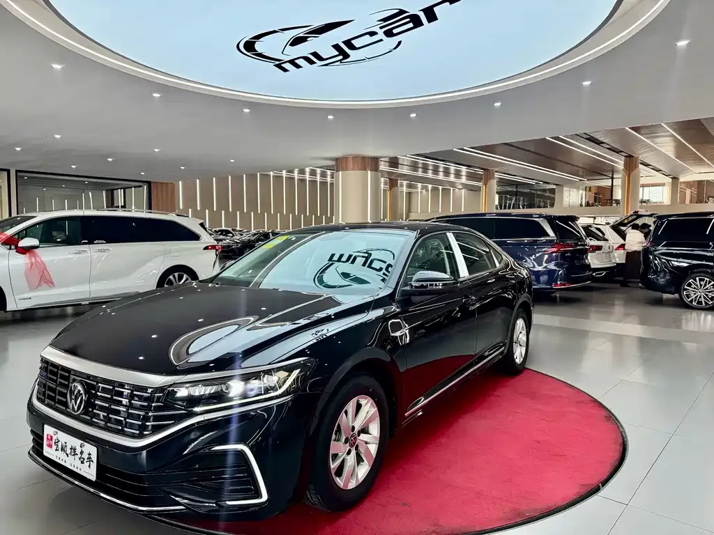 Volkswagen Passat New Energy — фото 1